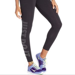 NEW! Nike “Just Do It” Tights Leggings Blk Medium